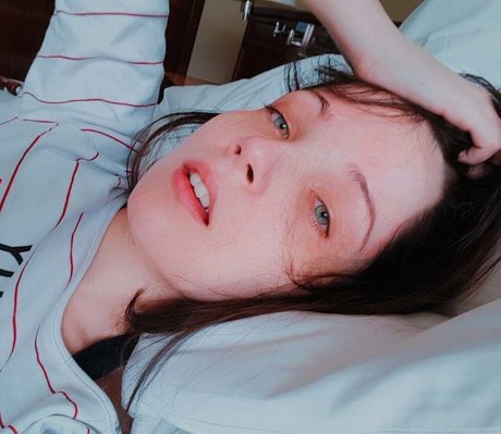 Isis Vasconcelllos hd actress photo