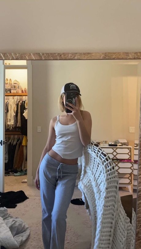 carolinefbyron hot star images