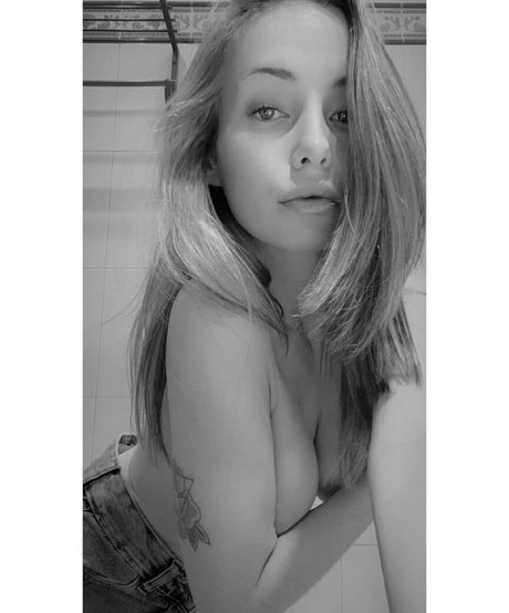 Melu Yoverno erotic star pics