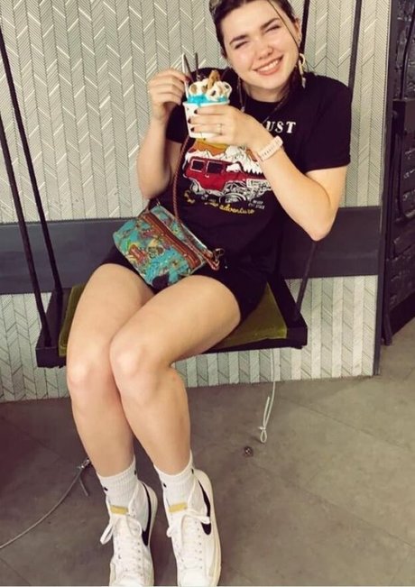 Prim ASMR model nude photo