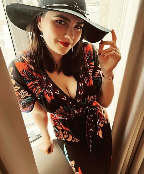 Prim ASMR naked star pics