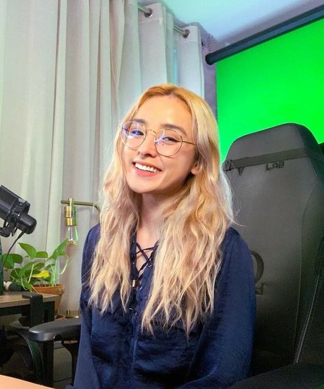 Sarah Carlos star xxx pics