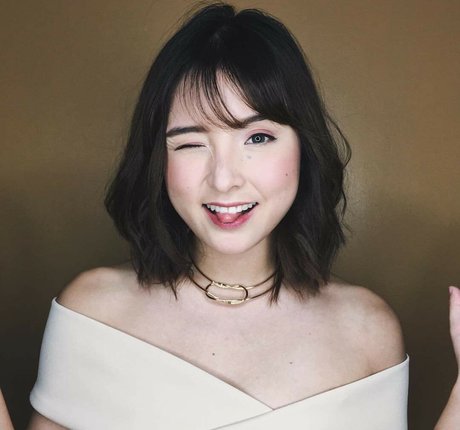 Sarah Carlos model erotic photos