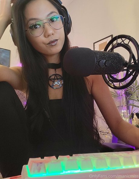 Manic miss sex model picture