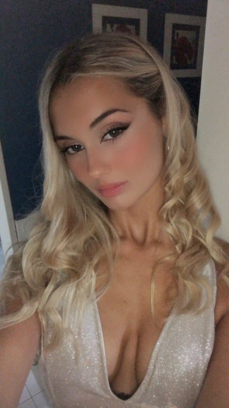 Cande Simoneit nice star galleries