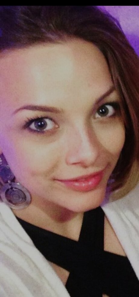 Molly Mae Osborne high quality model image