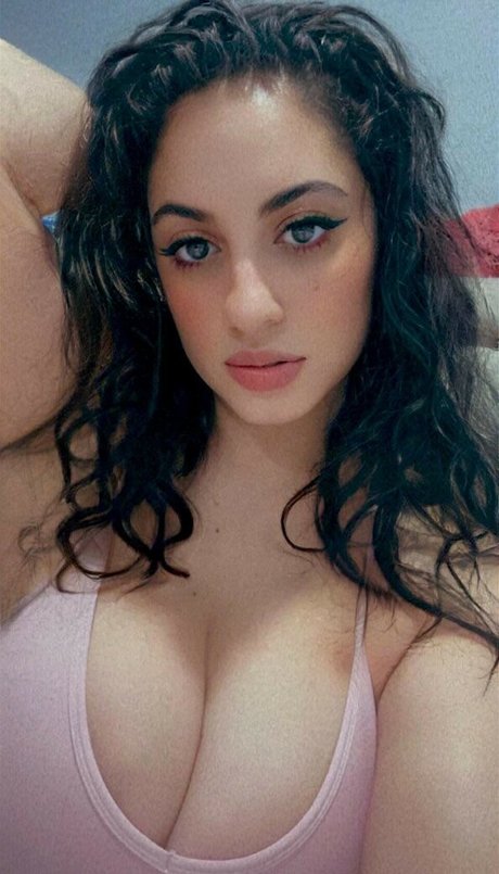 il0veemomo pretty actress galleries