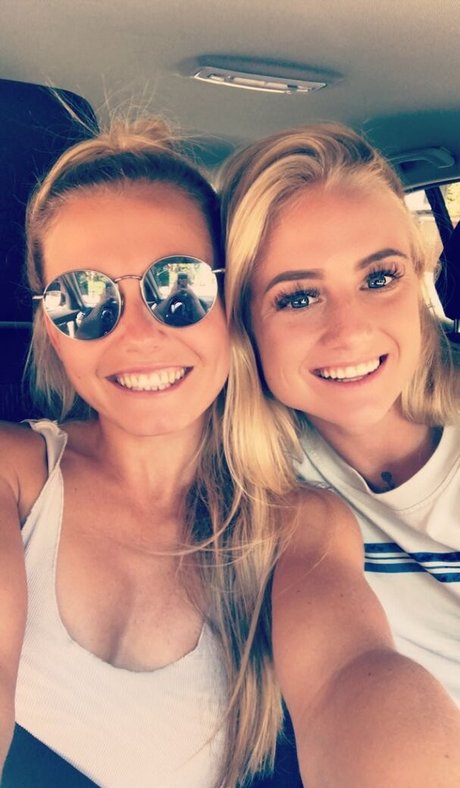 Julia Simic xxx star photos