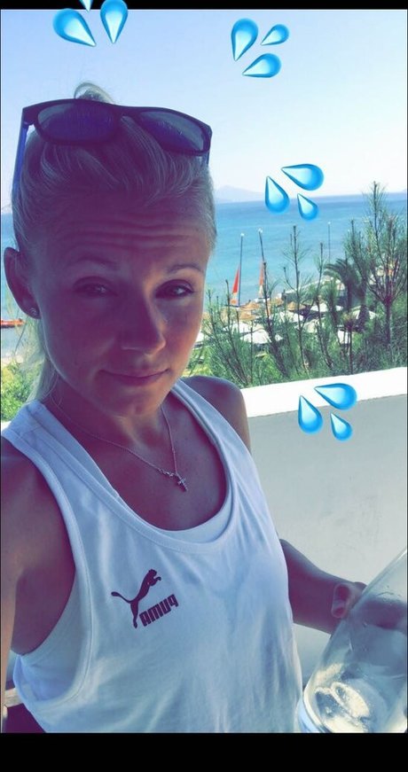 Julia Simic star hot archive