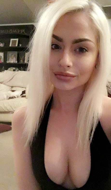 Romanie Smith pornstar sexy picture