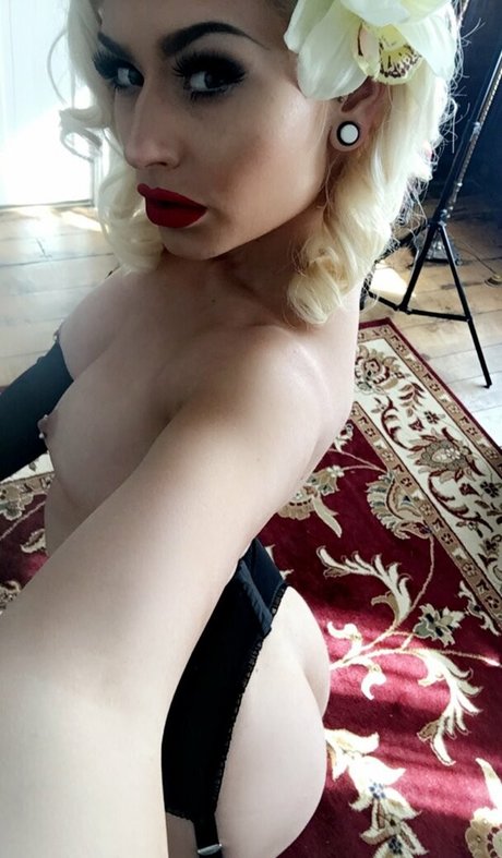 Romanie Smith beautiful model galleries