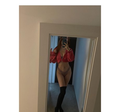 redheadbarbiexo model hd pic