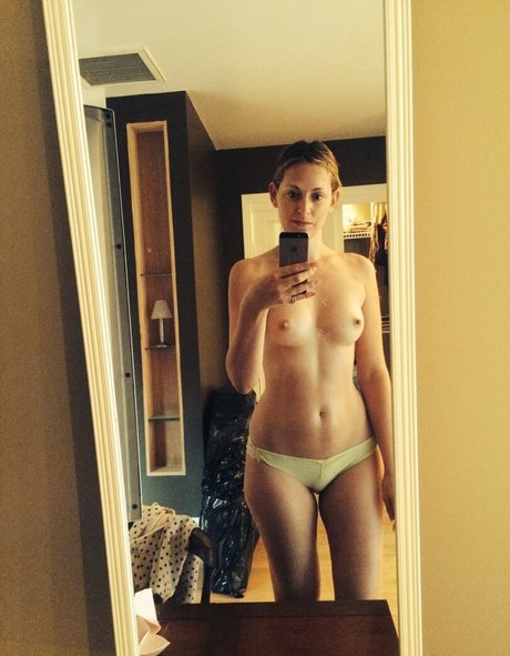 Olivia Lee model naked photos