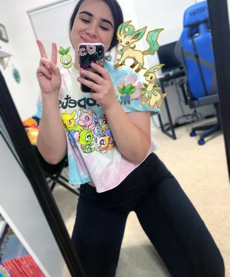 ShiningEdith adult star pic