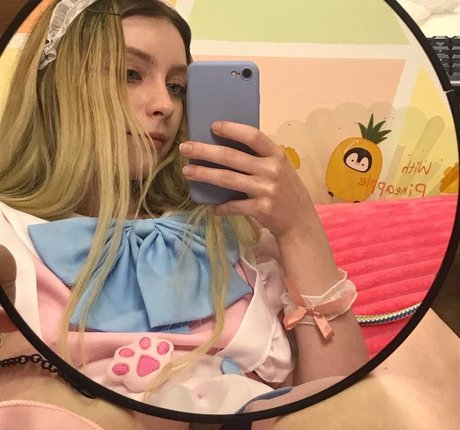 Ewa Green pretty pornstar picture