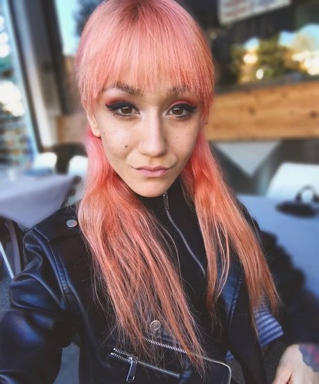 Redfoxy12 model art galleries