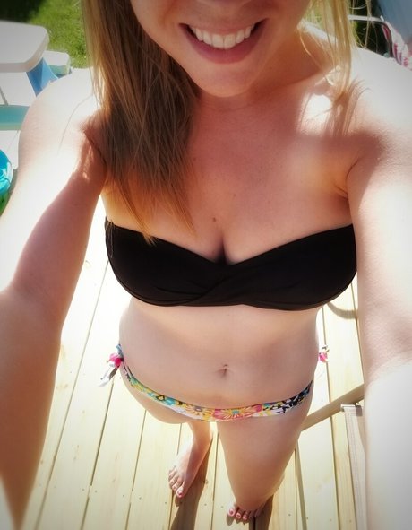 Grabymyneckk model adult pic