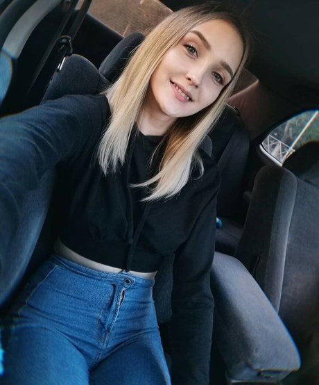 Xxlika free actress pics