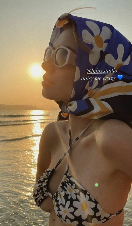 Submar1na xxx star photo