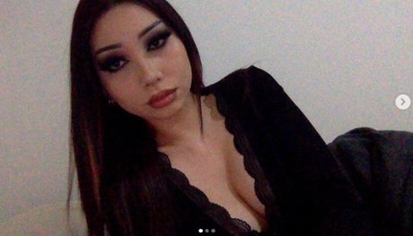 puifaiperry model nice pictures