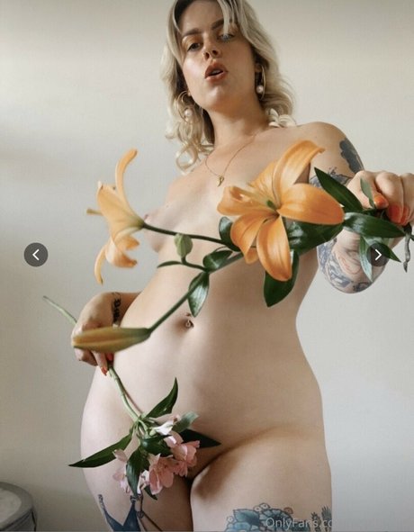 Soph Lewis sex pornstar photo