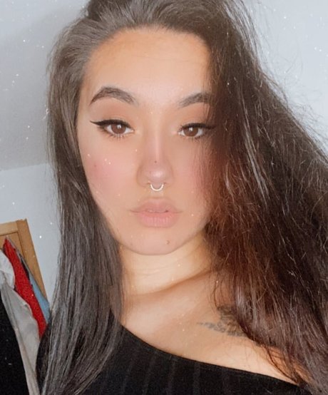 Leire Lopez pretty pornstar image