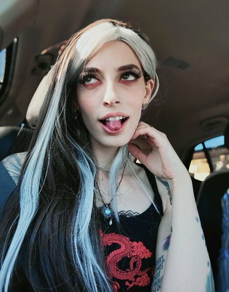 tragic rhiannon model porn img