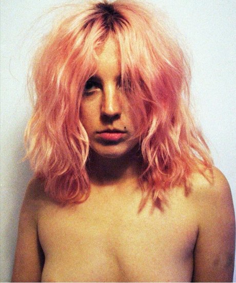 Izzy Phillips model nude pics