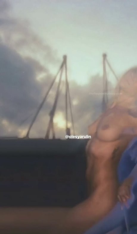 Olesya Rulin sex actress image