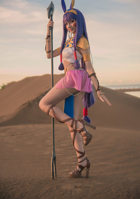 May Sakaali adult actress photos