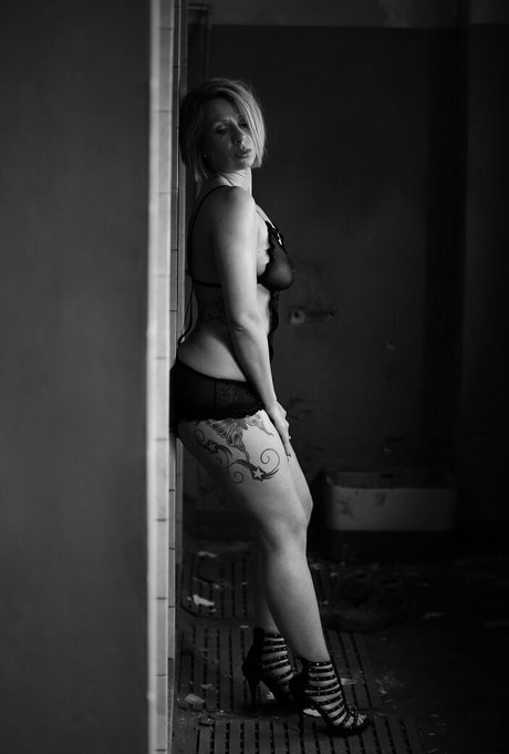 Amanda Busty nudes pornstar photos