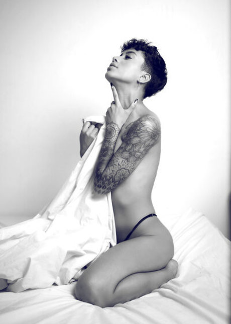 Alessandra Rodriguez pornstar top picture