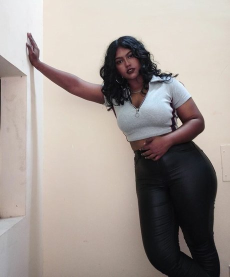 keepinitnejm model nude pictures