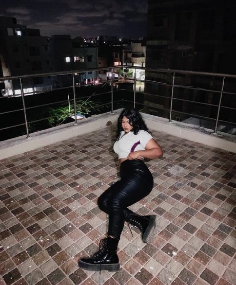 keepinitnejm model exclusive photos