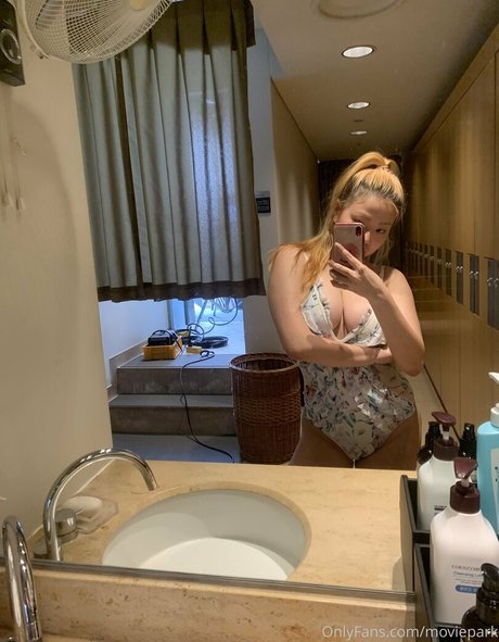 mmmovie_ star pretty pic