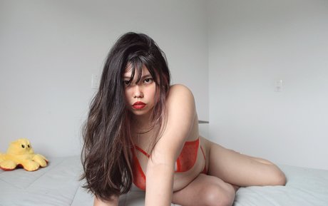 Izumi model naked picture