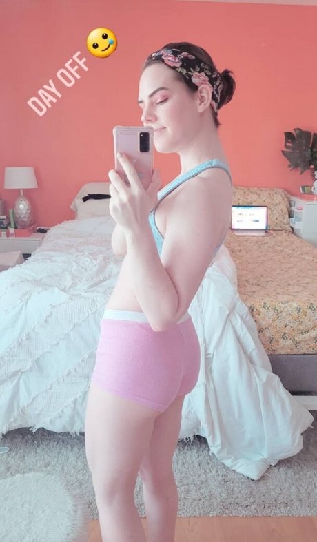 Maggie Mae Fish high quality model images