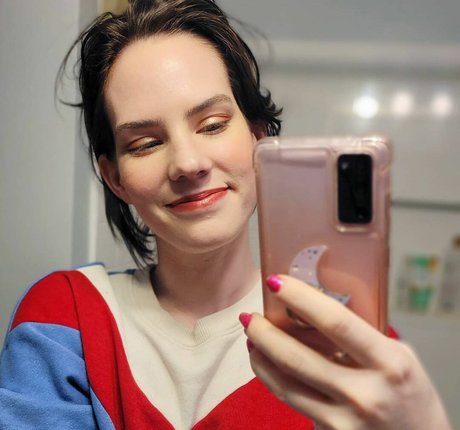 Maggie Mae Fish top actress galleries