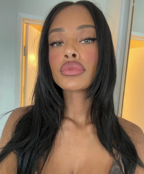 Vinetria art model image