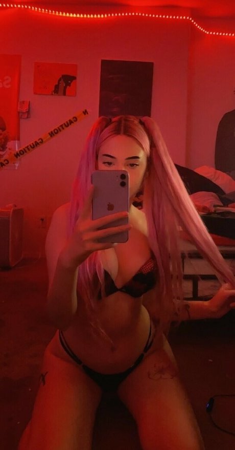 Favewaifu model sex photos