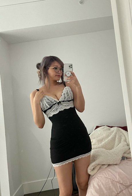 YoonHyoonAikuros star pretty gallery