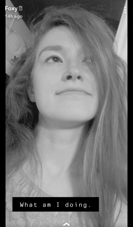 fabledfoxy adult model picture