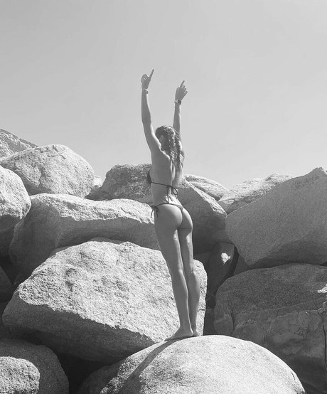 Corinna Dentoni star hd photo