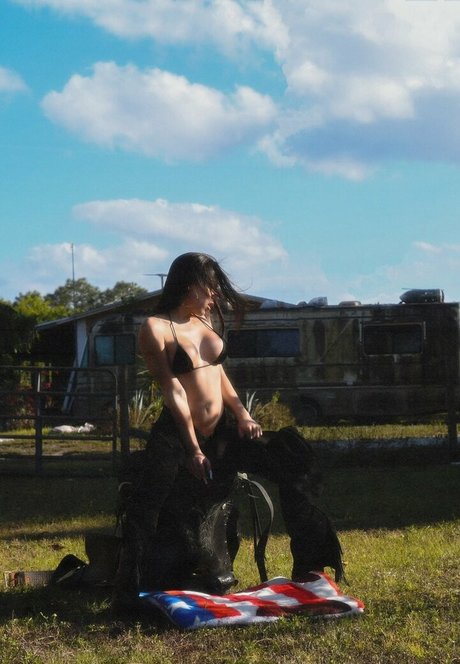 izzy svmmer model gallery