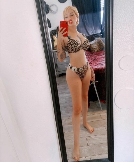 Rocknrollcleopatra star exclusive gallery