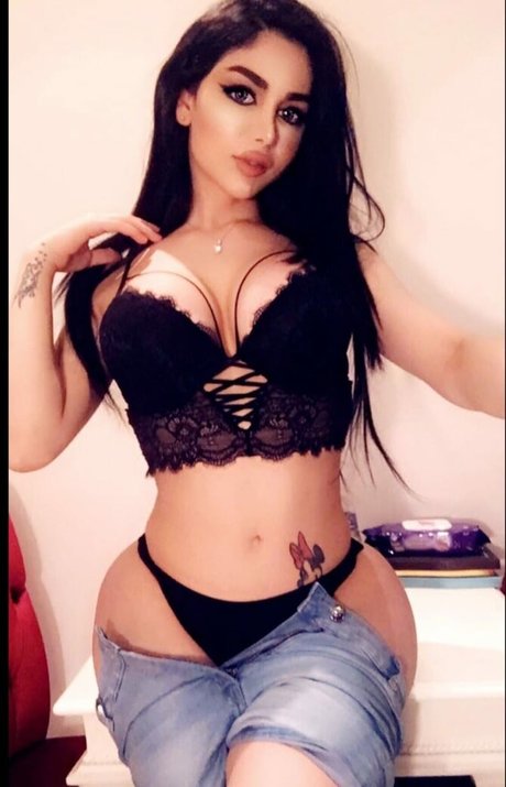 TS Nour star adult picture