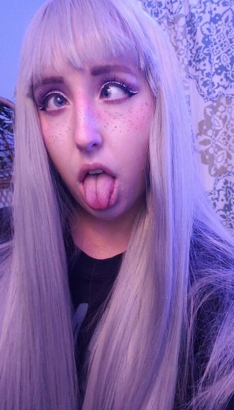 Moon IRL free pornstar image