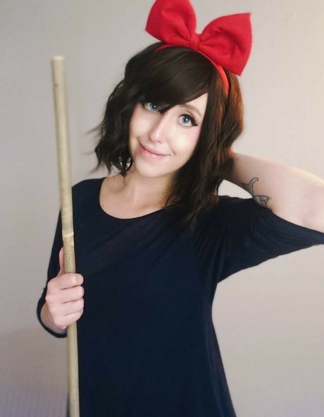 Moon IRL model pornographic pic