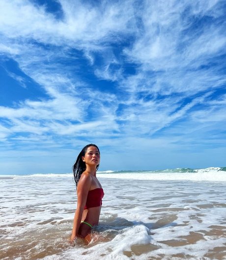 Nana May naked model gallery