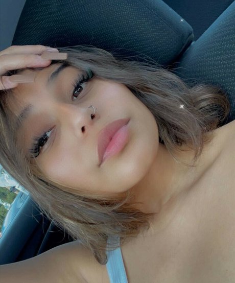 twotonedeedee nude star pic